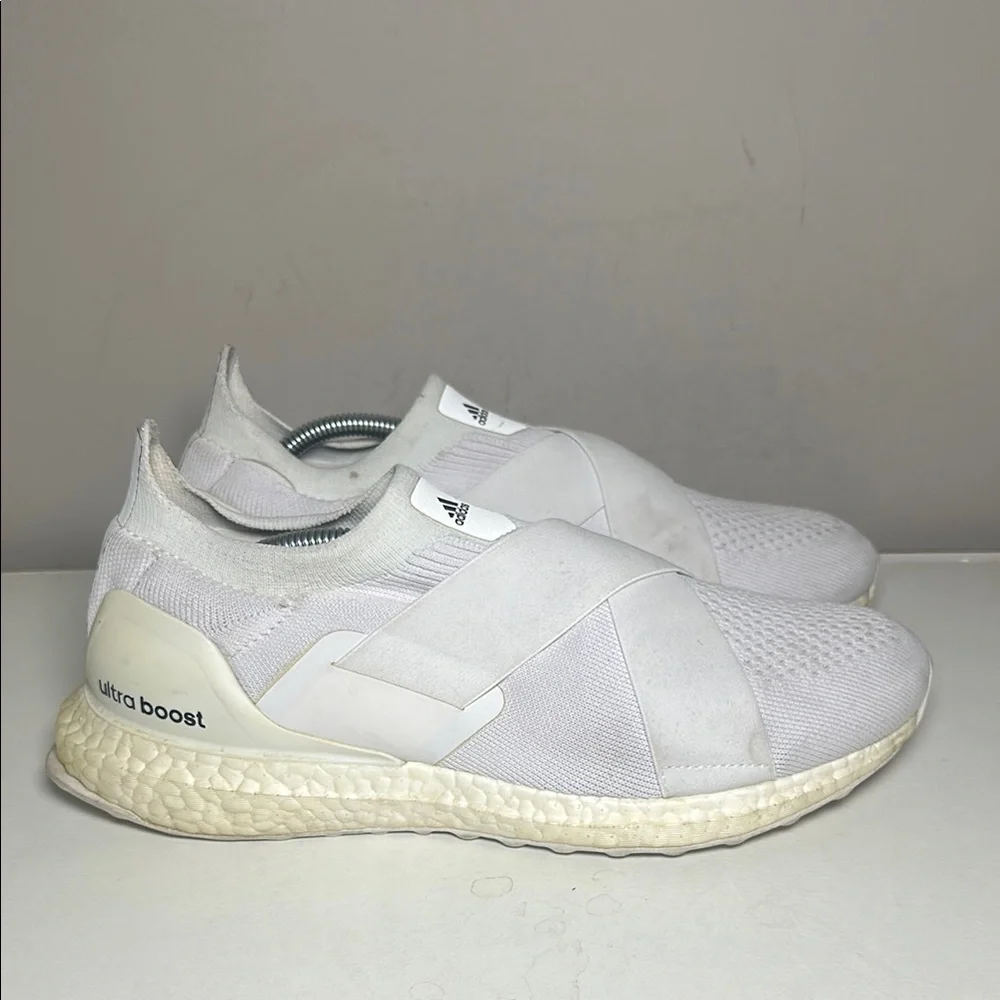 Adidas UltraBoost crisscross DNA White Sneakers